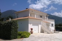WP_front-of-villa